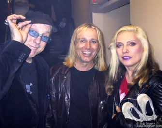 Rick Nielsen, Robin Zander & Debbie Harry, NYC - 2001 May 19 - Rick Nielsen and Robin Zander of Cheap Trick say "Hi" to eternally beautiful Debbie Harry of Blondie backstage at Joey's Birthday party.