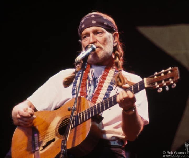 Willie Nelson, Radio City Music Hall, NYC. May 1984. <P>Image #: C-322 © Bob Gruen