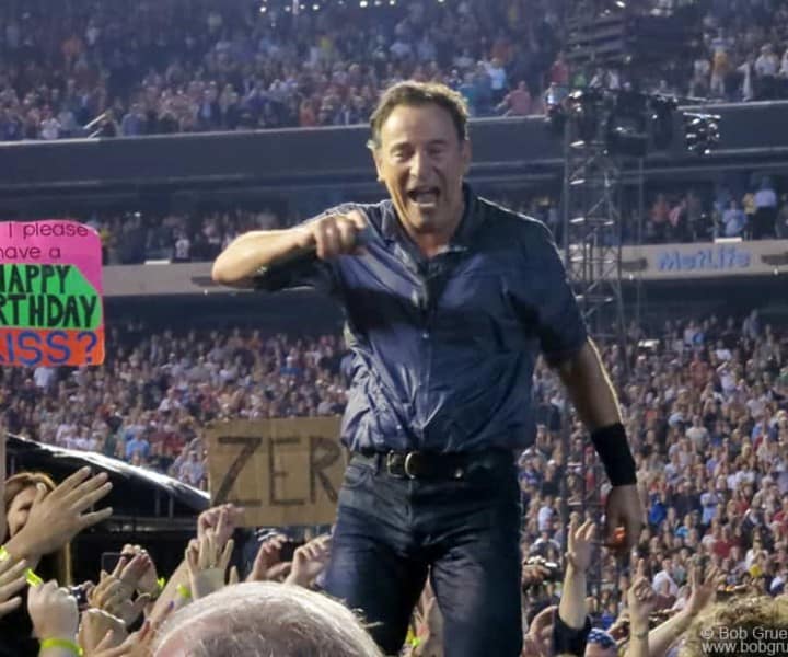 Sept 22 - New Jersey - Bruce Springsteen celebrated his 63rd birthday onstage with a hometown New Jersey crowd ....until 1:45 am!