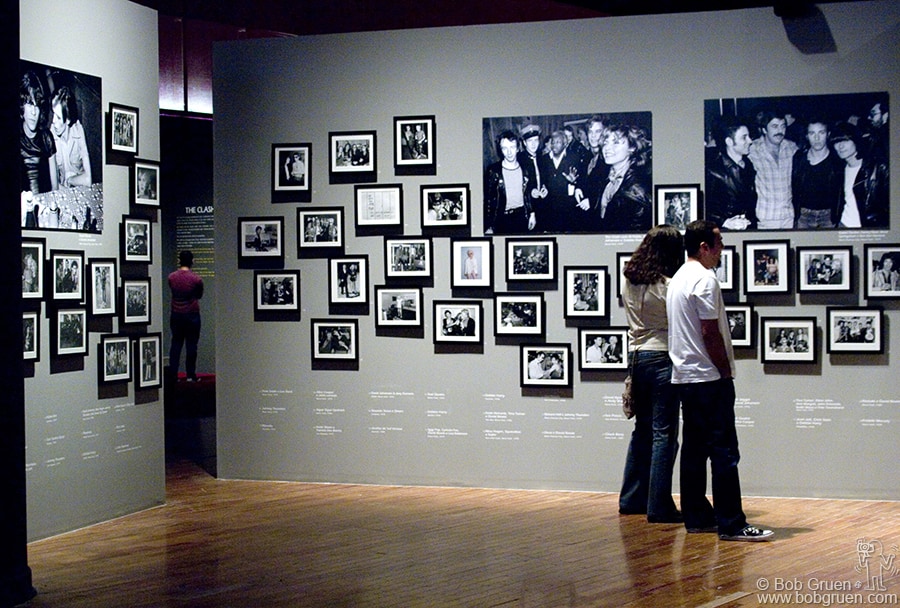 The 'Backstage' area has over 70 black & white photos. The soundtrack here is Bob's 'Imaginary Pictures' - a recorded stroll on New York streets with occasional camera clicks.