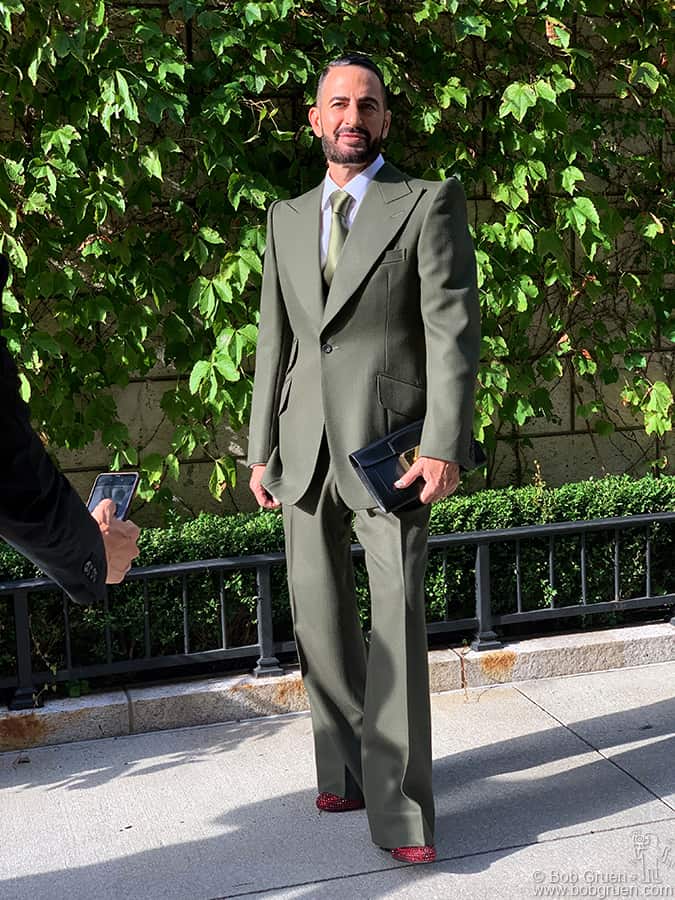 Aug 26 – NYC – Marc Jacobs is looking good as he heads to the MTV Fashion awards.