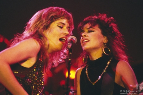 Vicki Peterson and Susanna Hoffs, NYC - 1986