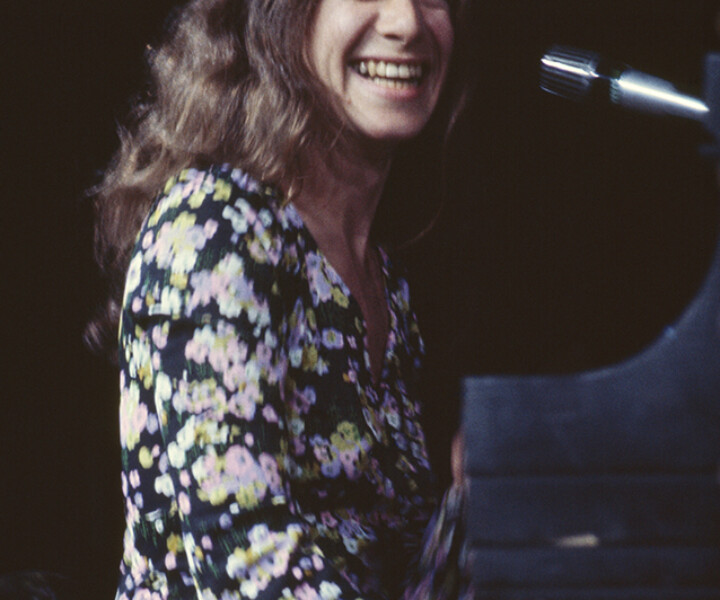 Carole King, MSG, NYC. March 10, 1971. <P>Image #: CaroleKing371_1971_3 © Bob Gruen