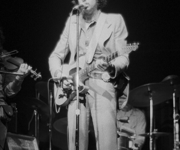 David Bromberg, Bottom Line, NYC. January 1975. <P>Image #: DavidBromberg175_1-7a_1975 © Bob Gruen