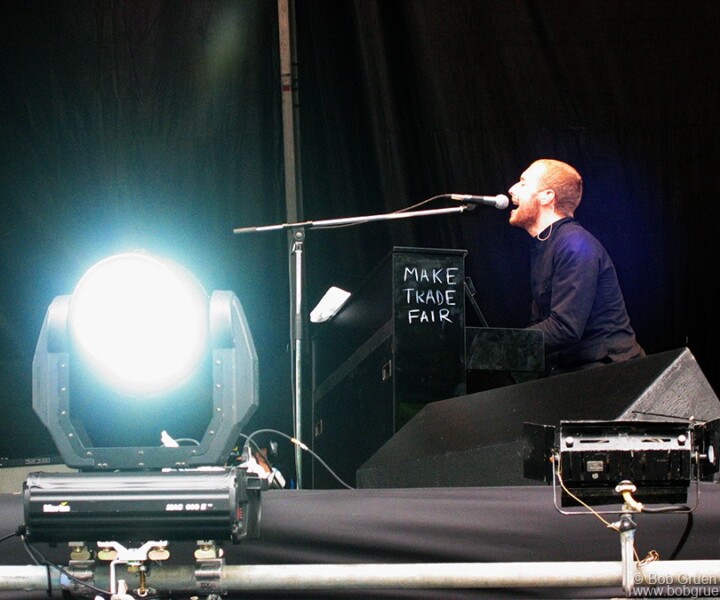 Chris Martin, Yuzawa, Niigata, Japan. July 26, 2003. <P>Image #: FujiFest703_2003_4140 © Bob Gruen