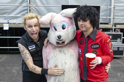 Mike Dirnt, Drunk Bunny and Billie Joe Armstrong, Dublin - 2010