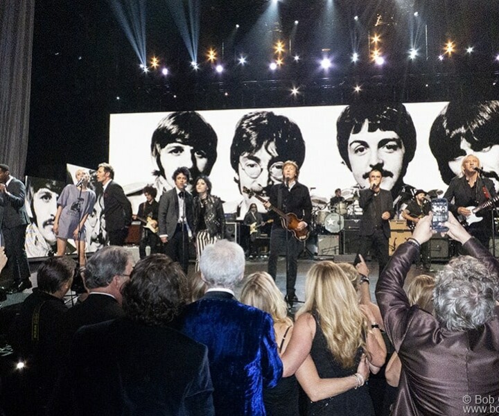 Leon Bridges, Miley Cyrus, Mike Dirnt, Billie Joe Armstrong, Joan Jett, Paul McCartney, Ringo Starr and Joe Walsh, Cleveland's Public Hall, Cleveland, OH. April 18, 2015. <P>Image #: RRHOF415_2015_4957© Bob Gruen 