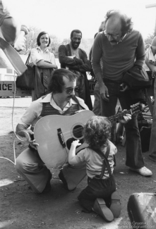 Paul Simon, Richie Havens, Harper Simon and Peter Yarrow, NYC - 1975