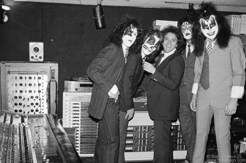 Kiss and Neil Bogart, NYC - 1975