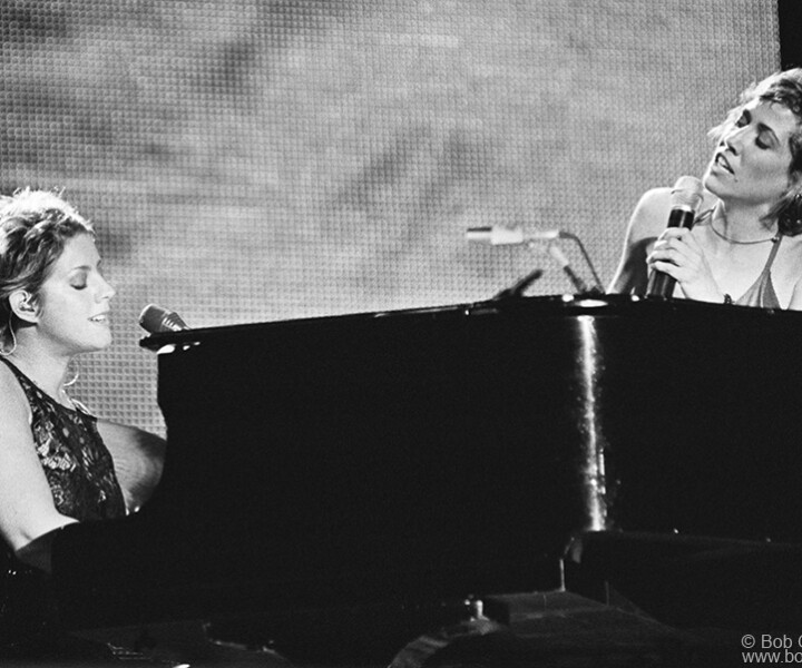 Sarah McLachlan and Sheryl Crow, Central Park, NYC. September 14, 1999. <P>Image #: CentralParkBlues999_1-34_1999 © Bob Gruen