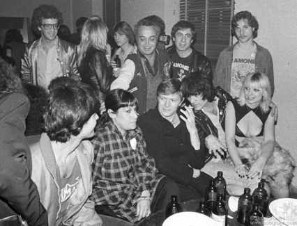 Linda Ramone, Seymour Stein, David Bowie, Danny Fields, Dee Dee Ramone and Vera Ramone, NYC - 1979