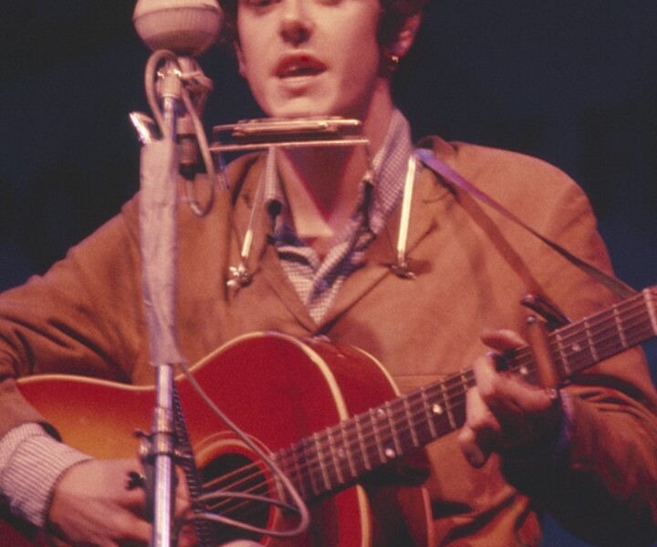 Donovan, Newport Folk Festival, Newport, RI. July 22, 1965. <P>Image #: NewportFolkFestival765_1965_5 © Bob Gruen