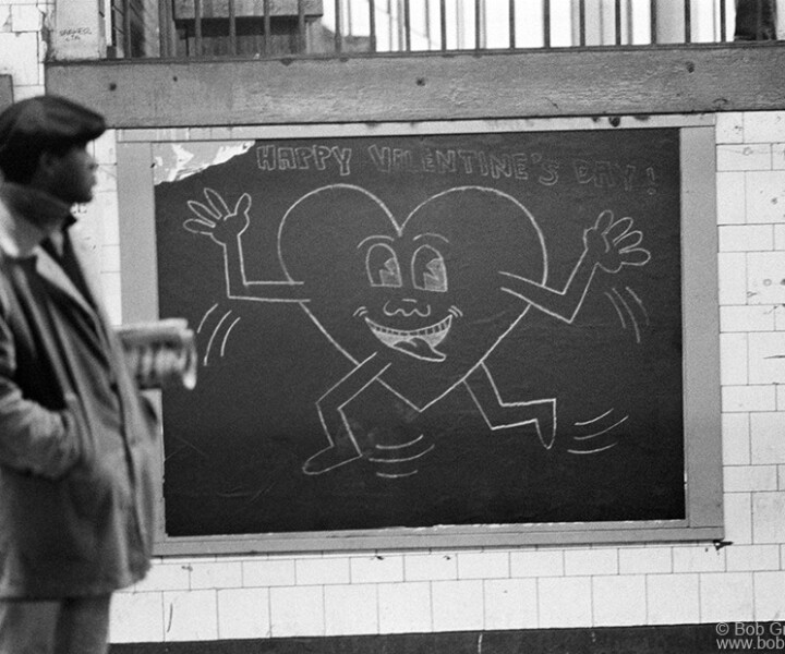 Keith Haring graffiti, NYC. February 1984. <P>Image #: KeithHaring284_1-20_1984 © Bob Gruen