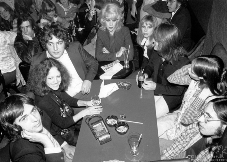 Peter Gabriel, Lisa Robinson, Legs McNeil, Rick Derringer and Cyrinda Foxe, NYC - 1976 