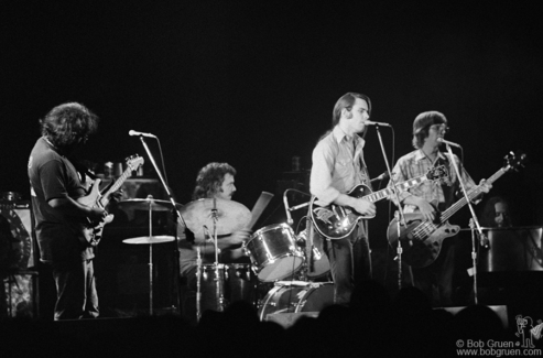 Jerry Garcia, Bill Kreutzmann, Bob Weir, Phil Lesh and Keith Godchaux, NYC - 1971 
