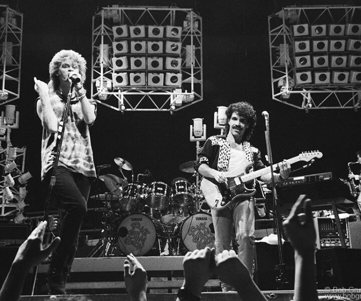 Hall and Oates, MSG, NYC. March 1985. <P>Image #: Hall_Oates385_3-7_1985 © Bob Gruen