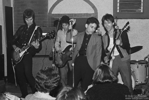Heartbreakers and Robert Gordon on stage at On The Rocks, NYC. November 1976. Image #: Heartbreakers1176_1-14a_1976 © Bob Gruen Heartbreakers and Robert Gordon, NYC - 1976