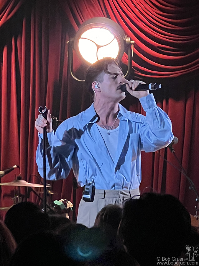 Oct 28 - NYC - Damiano David of Maneskin on stage at Le Poisson Rouge with his solo 1930's style 'crooning' act.