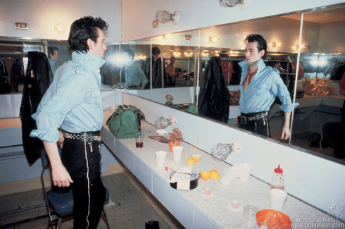 Mick Jones of the Clash backstage at the Santa Monica Civic Auditorium in Los Angeles, CA. February 9, 1979. Image #: Clash279_1979_1 © Bob Gruen Mick Jones, Los Angeles - 1979