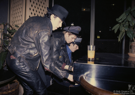(L-R) Mick Jones, Paul Simonon and Joe Strummer of the Clash during their tour of the USA. February 1979. Image #: Clash279_1979_39 © Bob Gruen Mick Jones, Paul Simonon and Joe Strummer, USA - 1979