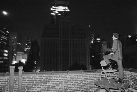 Joe Strummer of the Clash on the roof of the Record Plant, NYC. September 1978. Image #: Clash978_7-11_1978 © Bob Gruen Joe Strummer, NYC - 1978