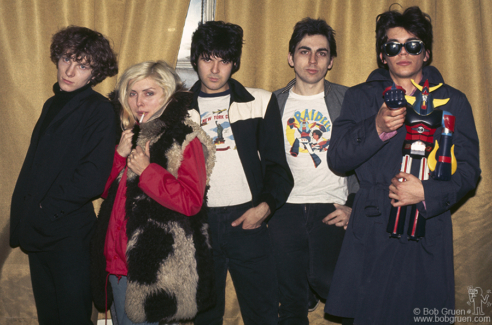 (L-R) Gary Valentine, Debbie Harry, Clem Burke, Chris Stein and Jimmy Destri of Blondie posing in NYC. December 1976. Image #: Blondie1276_1976_4 © Bob Gruen Blondie, NYC - 1976